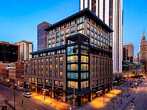 Mona Lisa boutique moves to new Hotel Denver space
