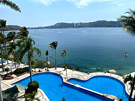 Top 20 Beachfront Hotels in Acapulco - Emmy Cruz's Guide