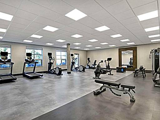 Top 10 Hotels with Gym and Fitness Center in Edison