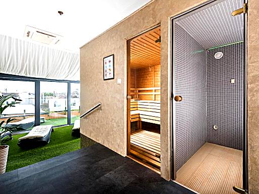 ruimte Mediaan slinger Top 20 Hotels with Sauna in Budapest - Nina's Guide 2021