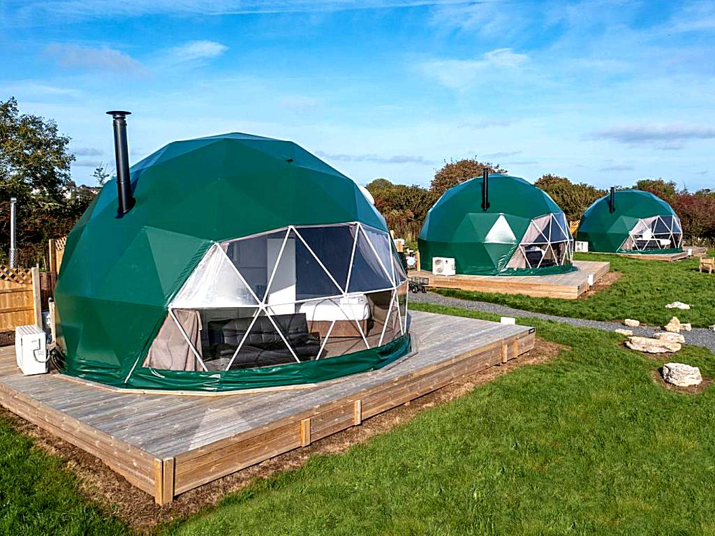 Top 20 Glamping Places near Llandudno Line's Guide 2024