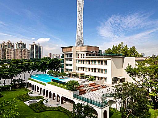 Hotel Indigo Guangzhou Haixinsha, an IHG Hotel - Social hour at Flow - Free shuttle bus to exhibition center during Canton Fair period