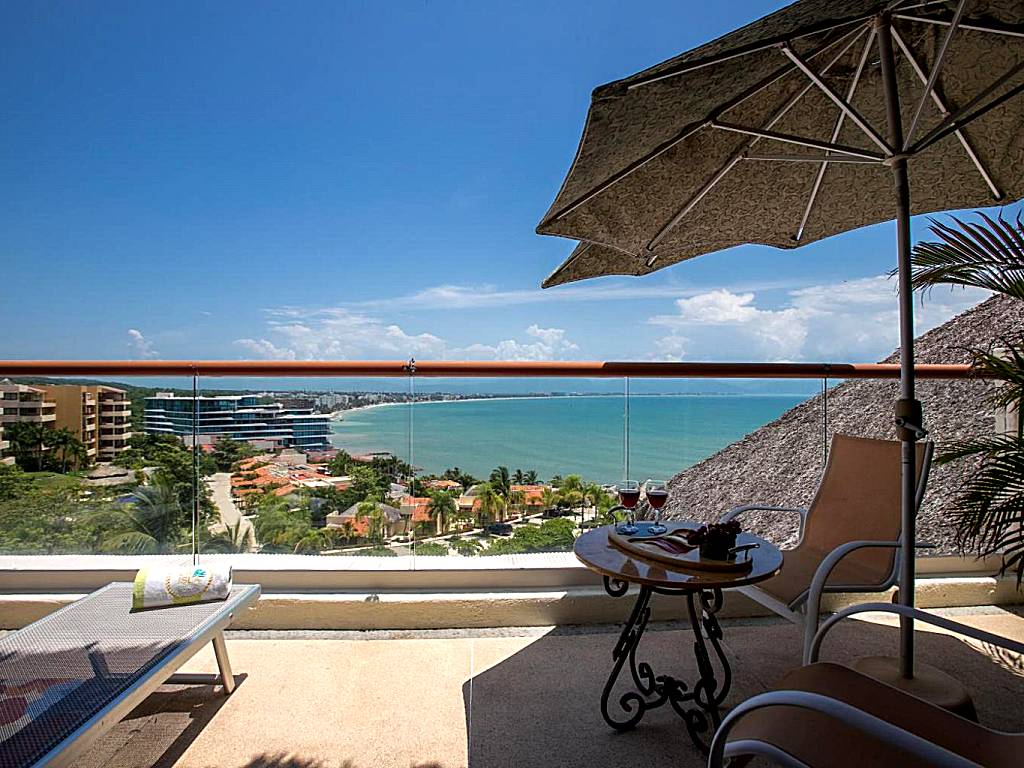 Stunning two-level ocean view condo