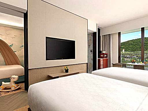 HUALUXE Hotels and Resorts Sanya Yalong Bay Resort