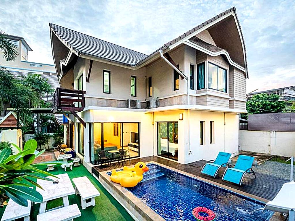 Mickey Pool Villa in Pattaya Center Close to Hollywood and Korea Town!