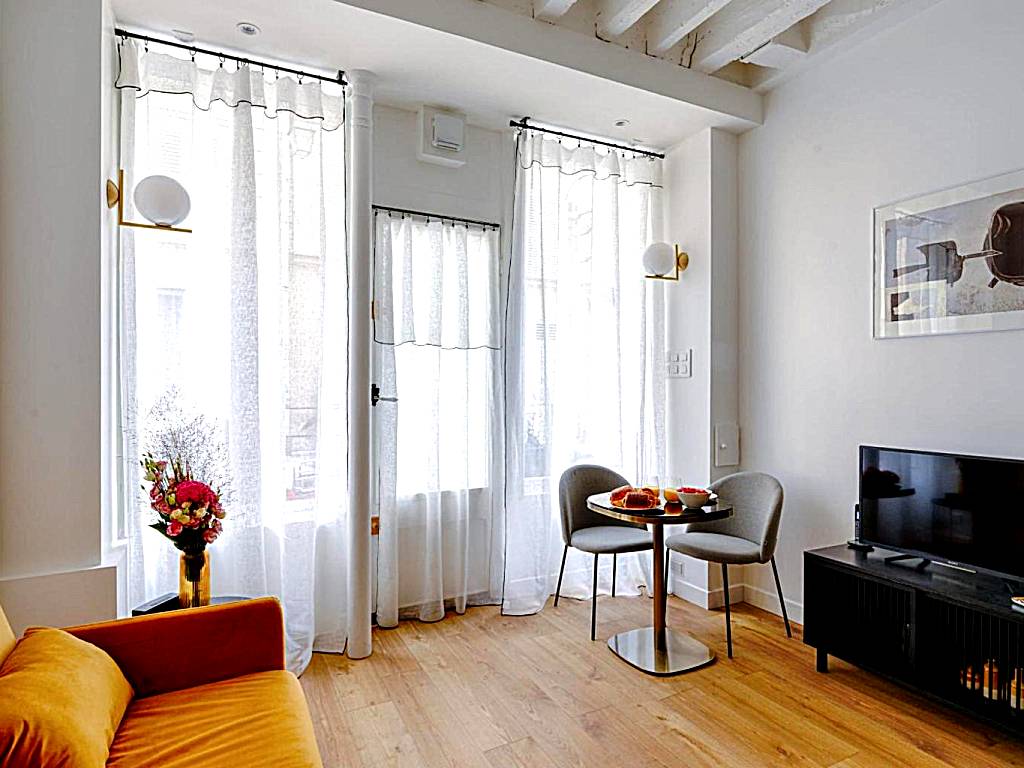 Designer apartment on St Louis Island in Paris - Welkeys
