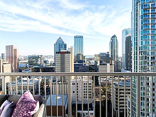 1BR Oasis in Downtown Tampa w Balcony & City Views