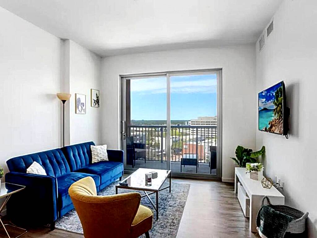 1BR Oasis in Downtown Tampa w Balcony & City Views