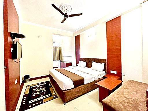 Hotel Subham Beach inn ! PURI near-sea-beach-and-temple fully-air-conditioned-hotel with-lift-and-parking-facility