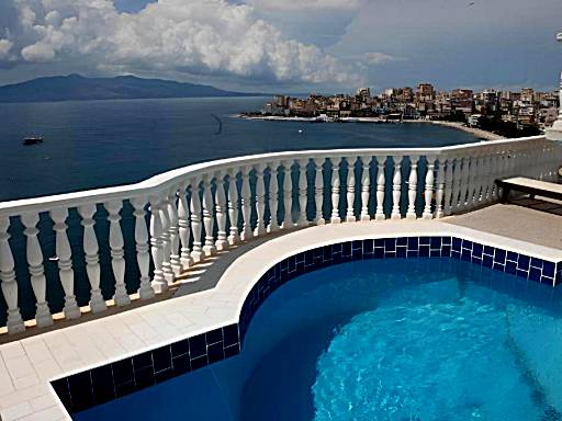 Monte Cristo Hotel with rooftop pool