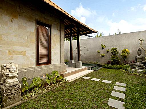 Peaceful Retreat Villa with Private Pool Near Monkey Forest