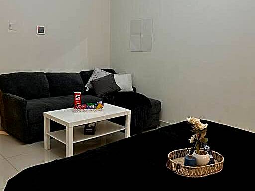 Cozy Shared Apartment Room At Heart Of Sharjah