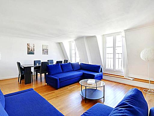 Pick A Flat's Apartment in Champs-Elysées - Rue Ponthieu