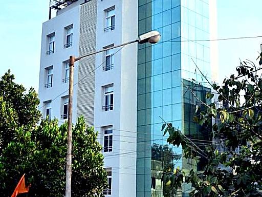 Hotel Sri Sri Executive, Kolhapur