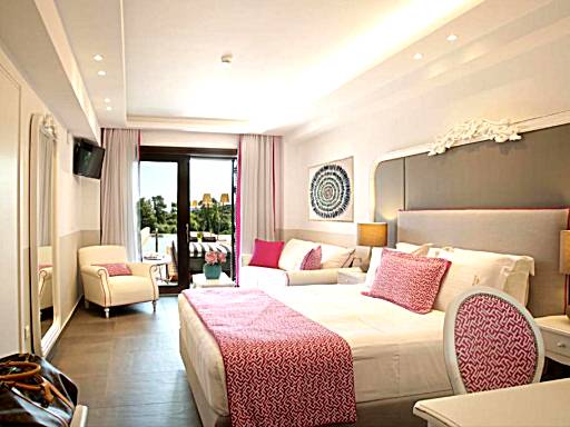 Avaton Luxury Beach Resort - Relais & Chateaux
