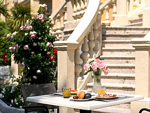 Villa Italia Luxury Suites and Apartments