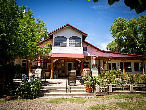 Red Horse Bed and Breakfast