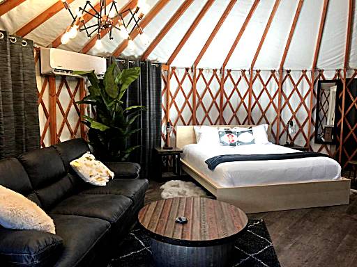 Escalante Yurts - Luxury Lodging