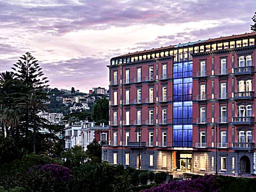 The Britannique Hotel Naples, Curio Collection By Hilton