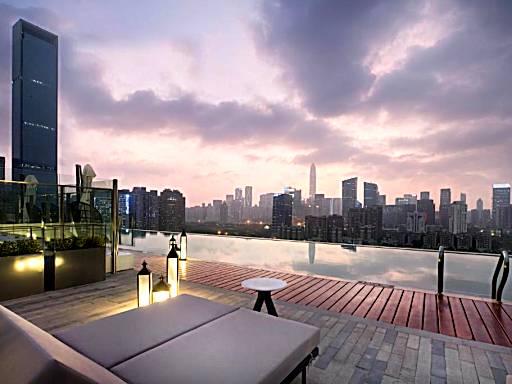 Fraser Suites Shenzhen, Near Huaqiang North Business Zone and next to shopping mall complex, with direct subway access