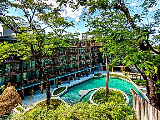 Dinso Resort & Villas Phuket, Vignette Collection, an IHG Hotel