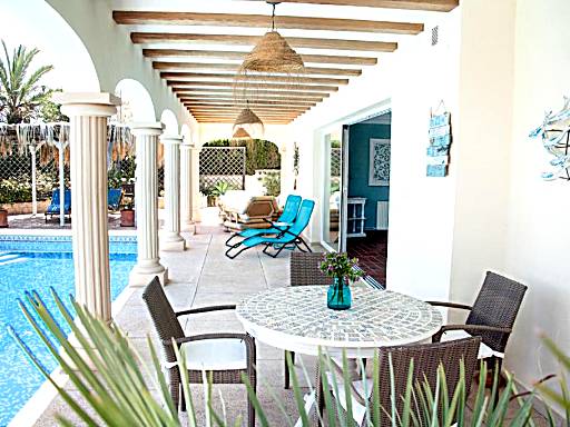 Villa Las Palmeras with private pool and garden