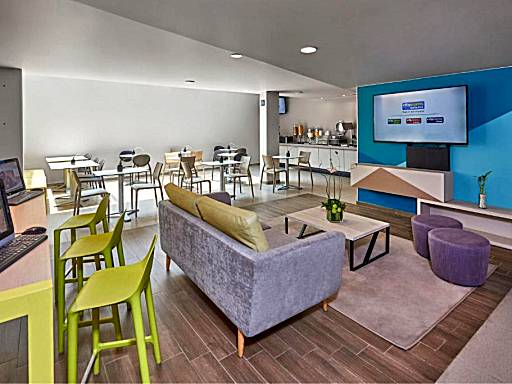 City Express Suites by Marriott Anzures