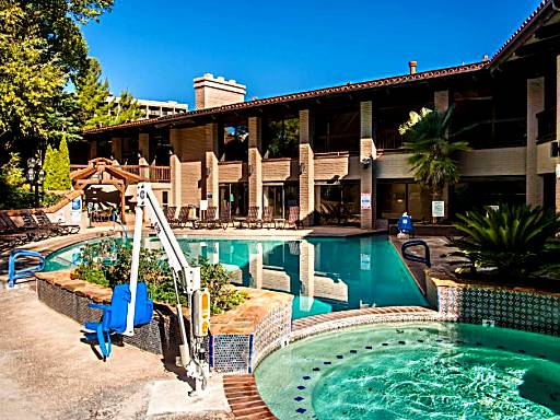 Best Western Plus Arroyo Roble Hotel & Creekside Villas