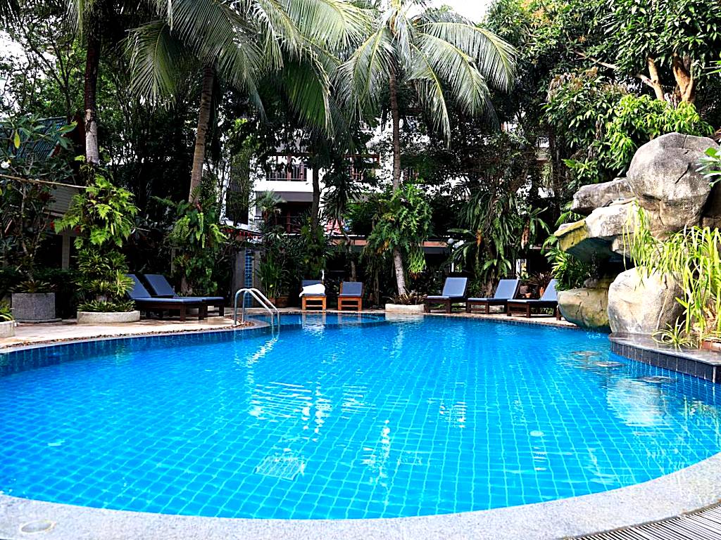 Phuket Meet Holiday Hotel 普吉岛相遇酒店