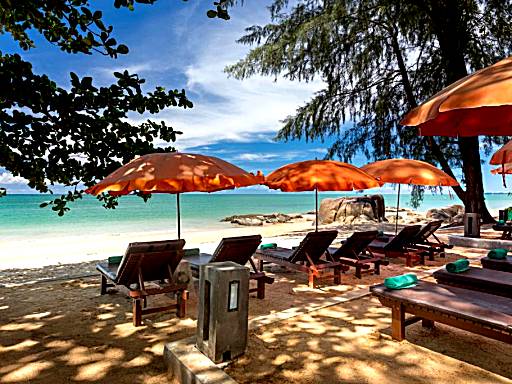 Khaolak Wanaburee Resort - SHA Extra Plus