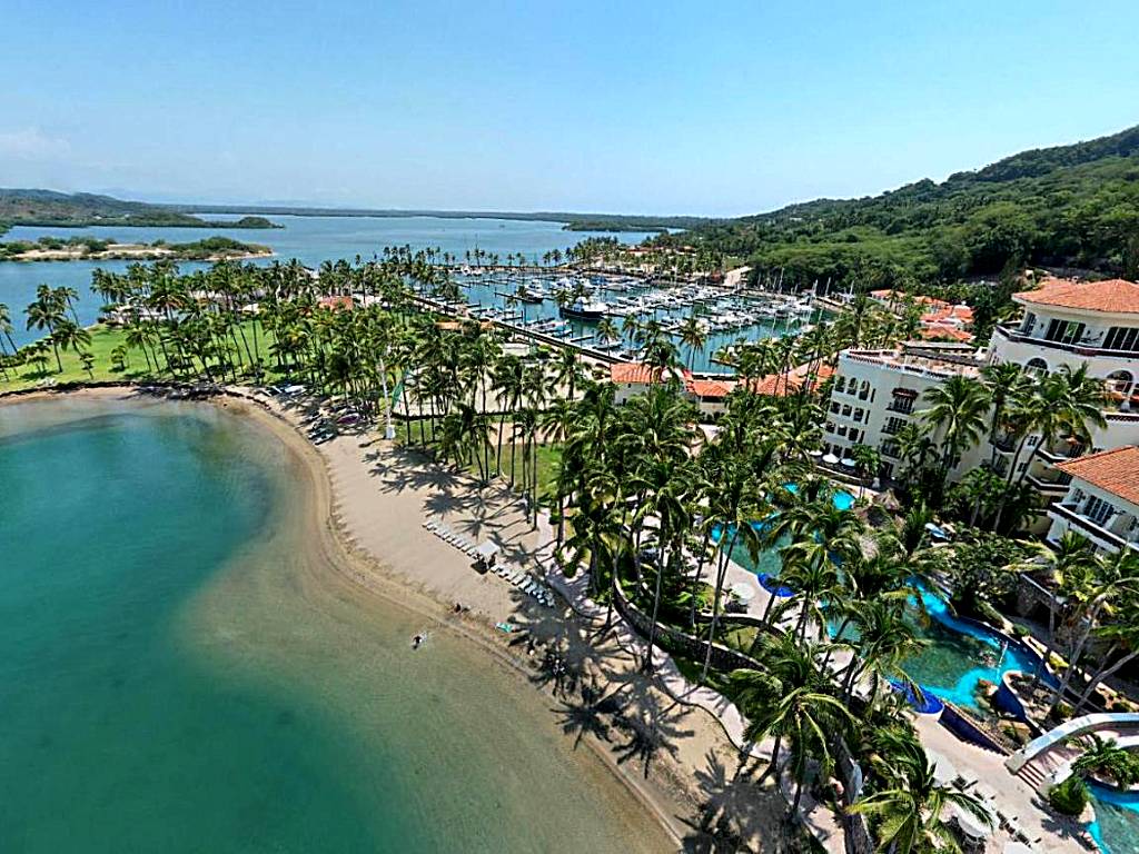 Grand Isla Navidad Golf & Spa Resort with Marina