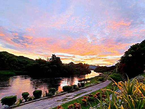 Aekpailin River Kwai Resort
