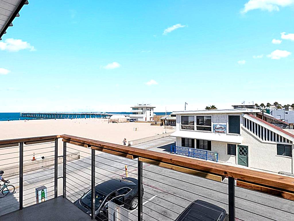 Sea Sprite Ocean Front Hotel