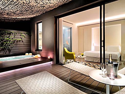 20 Hotel Rooms with Jacuzzi in Barcelona - Anna's Guide 2022