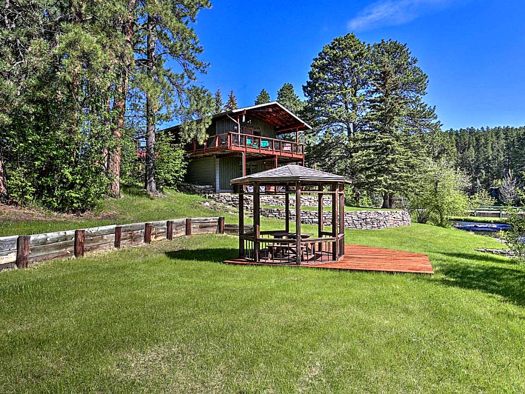 Tranquil Creekside Retreat with Deck on 30 Acres!