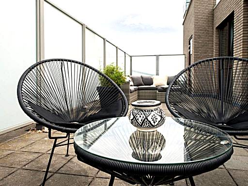 Sea view apartment in Den Haag with terrace