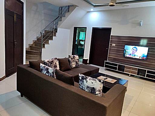Fully Serviced Holiday Home Near Lahore Ring Road