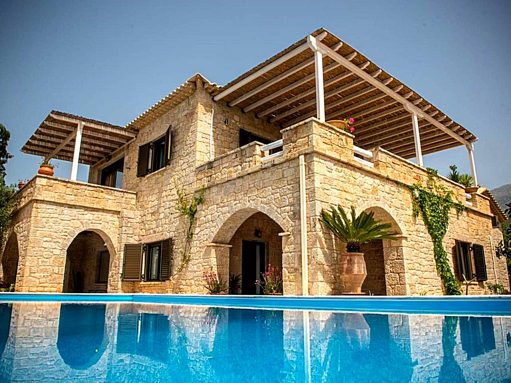 Magnificent, Authentic Private Villa and the Guest house