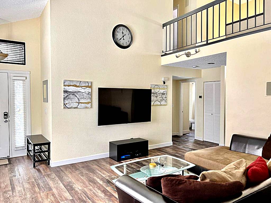 DT Reno - 4BR Home with Patio, BBQ Grill, Games Room