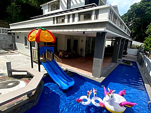 40PAX 7BR Villa with Kids Swimming pool, KTV, Pool Table n BBQ near SPICE Arena Penang 9800 SQFT