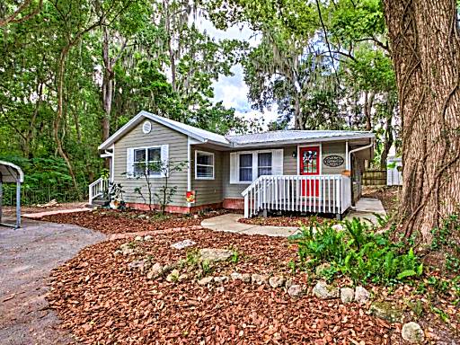 Cozy Ocala Home with Porch Less Than 1 Mi to Downtown!