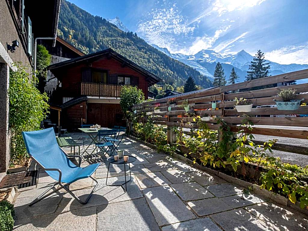Loft-chalet with exterior and view in Chamonix