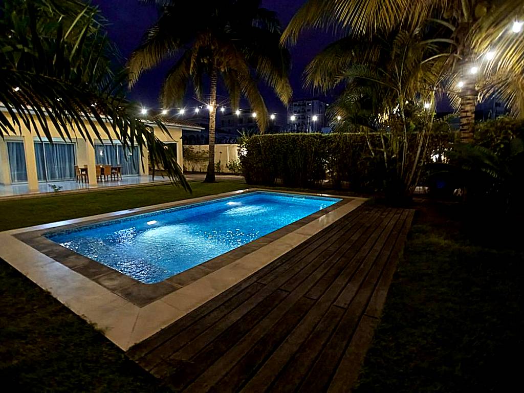 Sompteuse villa avec piscine à 5 min de la plage