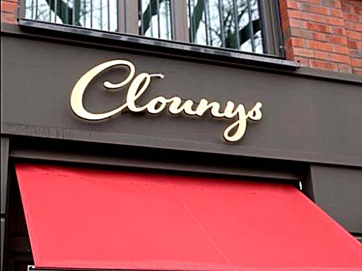 Clounys Hotel