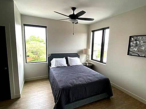 River Front Luxury Furnished Studio Downtown QC
